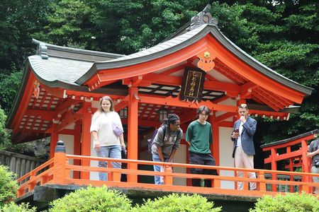 Tokyo old town Yanaka : historic spots & Street Food Tour