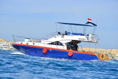 Private Dolphin House Boat Tour with Snorkeling & Lunch– Hurghada
