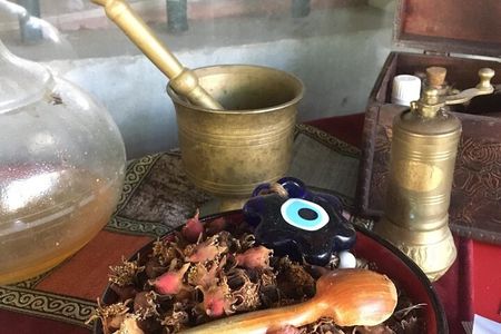 Aromatherapy & Distillation Workshop / Little Hagia Sophia 