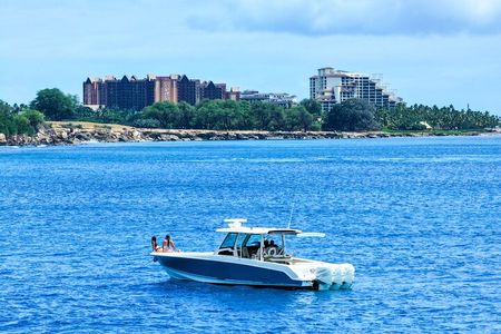 Ko Olina Private Luxury Charter for up to 6 Passengers