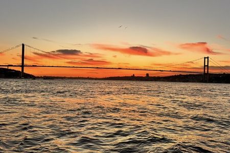 Istanbul's Golden Hour: Bosphorus Sunset Cruise By Boat