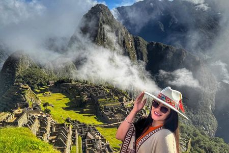 Full Day Private Guided Tour in Machu Picchu