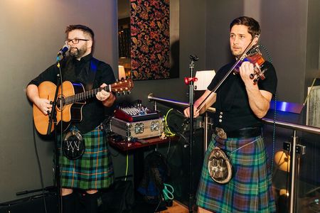 2.5 Hour Experience Scottish Dinner and Folk Music