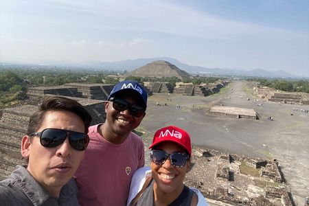 Teotihuacan without crowds, without tourist traps.