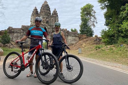 Full-Day Guided Bicycle Tour in Angkor Wat Temple
