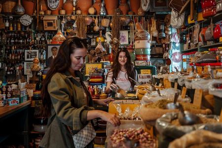 Naxos Town Evening Food Tour with Wine Tasting & 6 food Stops 