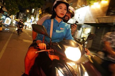 Ho Chi Minh Night Tour by Motorbikes with Female Rider | KissTour