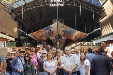 Taste of Barcelona: Boqueria Market, Tapas & History Tour