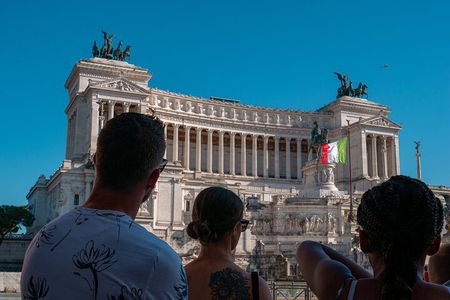 Rome Walking Tour: Pantheon, Trevi, Navona & Hidden Gems