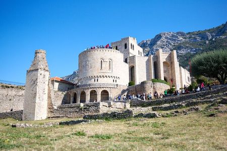 From Durrës Golem: Kruja Castle and Old Bazaar Tour