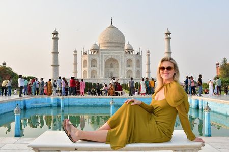 Skip the Line Taj Mahal Sunrise Tour from Delhi – Private Guide