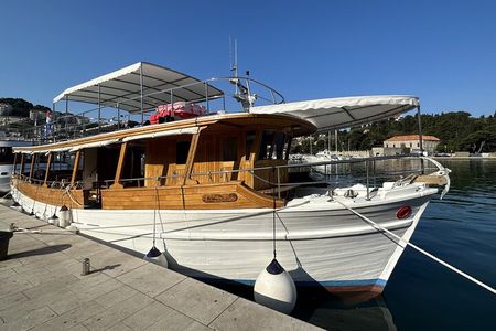 Dubrovnik Island-Hopping Cruise in the Elaphites with Lunch