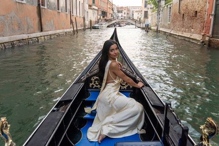 Exclusive Cinematic Photoshoot: Capture Venice Hidden Gems 