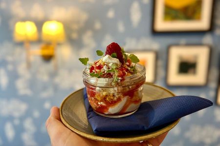 Glasgow West End Food Tour: 7 Tastings, Scotch & Local Stories