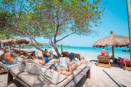Explore the Rosario Islands: Cartagena Boat Tour with 5 Key Stops
