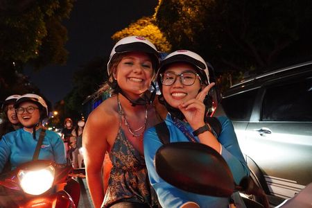 Ho Chi Minh Night Tour by Motorbikes with Female Rider | KissTour