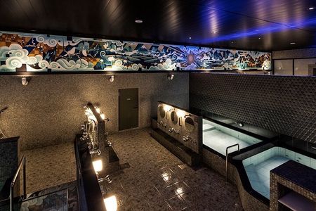4-Hour Shibuya Night Tour with Locals: Sauna, Foods, Arcade & Bar