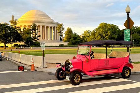 Washington DC Sightseeing Tour by Electric cart or Vintage Car 
