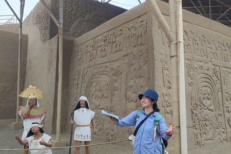 Private tour full day chan chan & huacas sun and moon in SUV