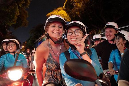 Ho Chi Minh Night Tour by Motorbikes with Female Rider | KissTour