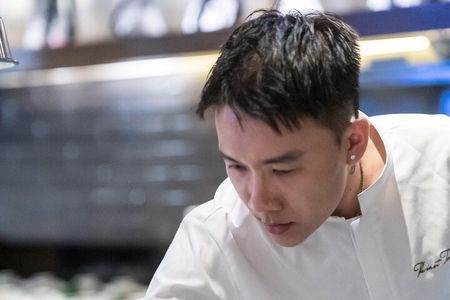 Hanoi Street Food Tour by Motorbike or Walking with Local Guide