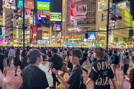 4-Hour Shibuya Night Tour with Locals: Sauna, Foods, Arcade & Bar