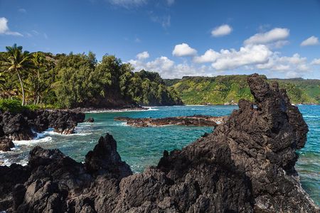Road to Hana Adventure with Farm to Table Lunch in Town of Hana