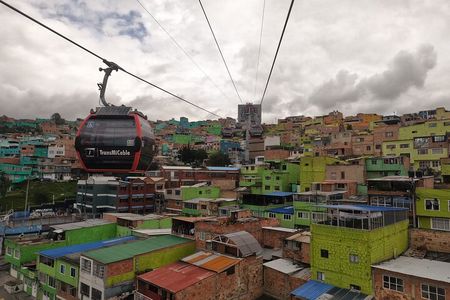 District Ciudad Bolivar by cable car, tour and graffiti workshop 
