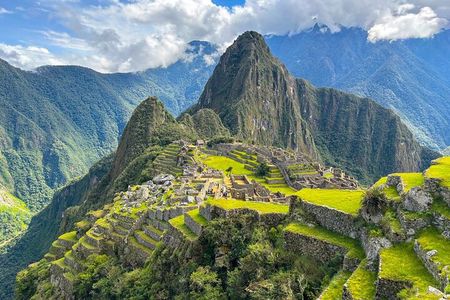Sacred Valley Machu Picchu and Rainbow Mountain