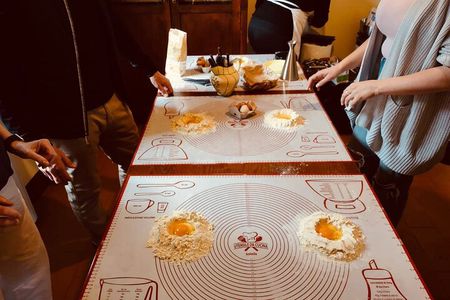 Cortona Cooking Class: Make Fresh Pasta or Pizza with Giada