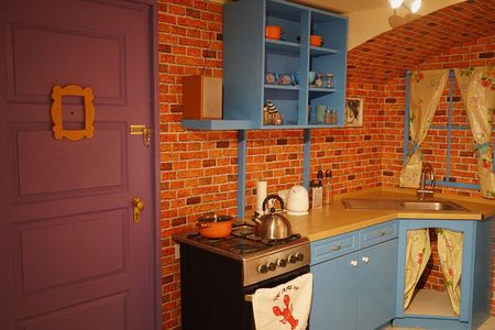 90s Sitcom Escape Room Adventure with Drinks