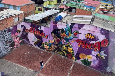 Bogota : Graffiti Workshop + Cable Car + Tour neighborhood El Paraiso