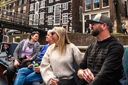 Amsterdam Canal Cruise with Live Guide and Two Drinks