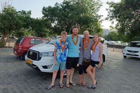 Same-Day Private Tour to Taj Mahal and Agra Fort from Delhi