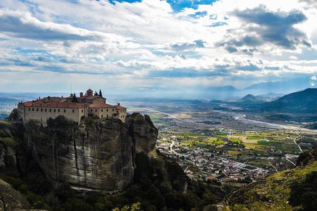 Meteora tour from Volos.A journey through history and nature.