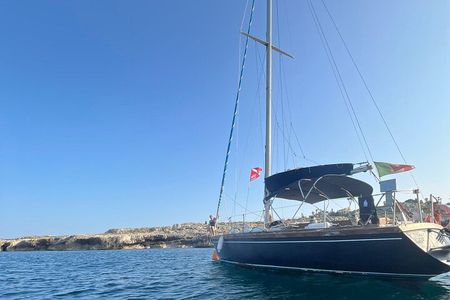 Guided snorkeling by sailboat in Syracuse and Plemmirio