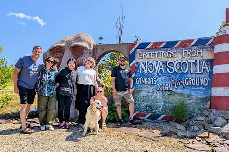 Peggy’s Cove & Lunenburg + 3 Hidden Gems – Full Day Tour