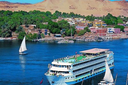 Nile Cruise From Aswan To Luxor including Daily Guided Tours