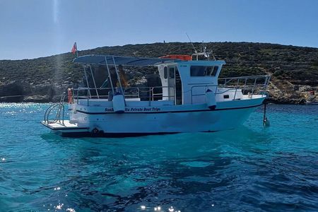 Private Boat Tour Experience with Snorkeling Blue Lagoon and Comino