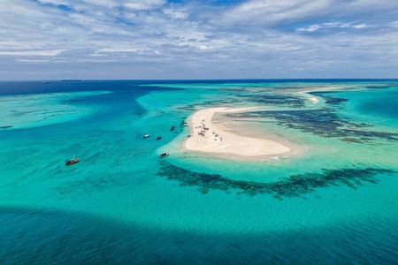 Private - Hidden Beautiful Sandbank with Seafood Lunch