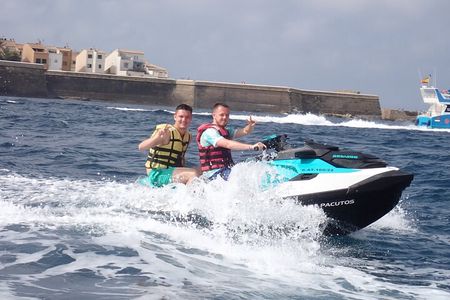 Jet Ski Rental in Alicante to Explore the Coast