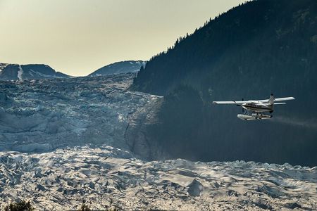 Taku Lodge Feast & 5-Glacier Seaplane Discovery