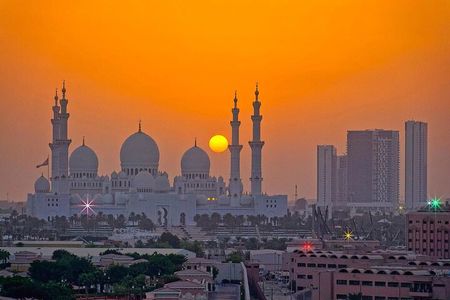 Private Abu Dhabi sightseeing with Sheikh Zayed Grand mosque 