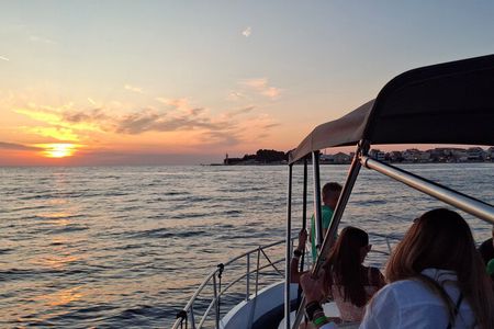 Zadar Sunset Tour by Boat with Wine and Snacks