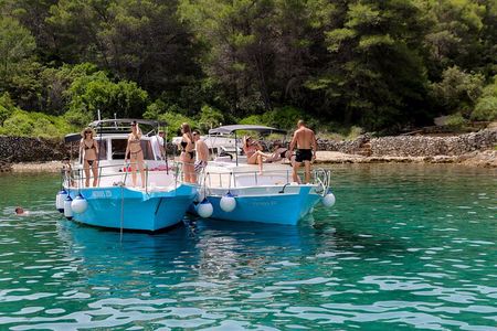 Zadar : Traditional Boat Half Day Island Hopping