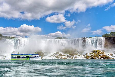Niagara Falls: Splash & Dash Walking Tour Experience