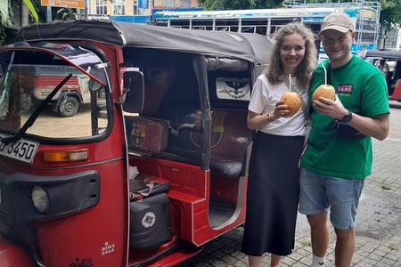 Colombo Guided Sightseeing Tour by Tuk Tuk - All Include