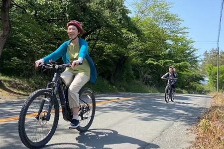 Kanazawa: 2 Hour Bike Tour from Shirakawa-go to Hirase