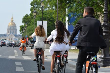 Paris: City Bike Tour on a Dutch Bike