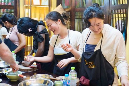 Cozy Hanoi Cooking Class with Cultural Escape in a Secret Villa